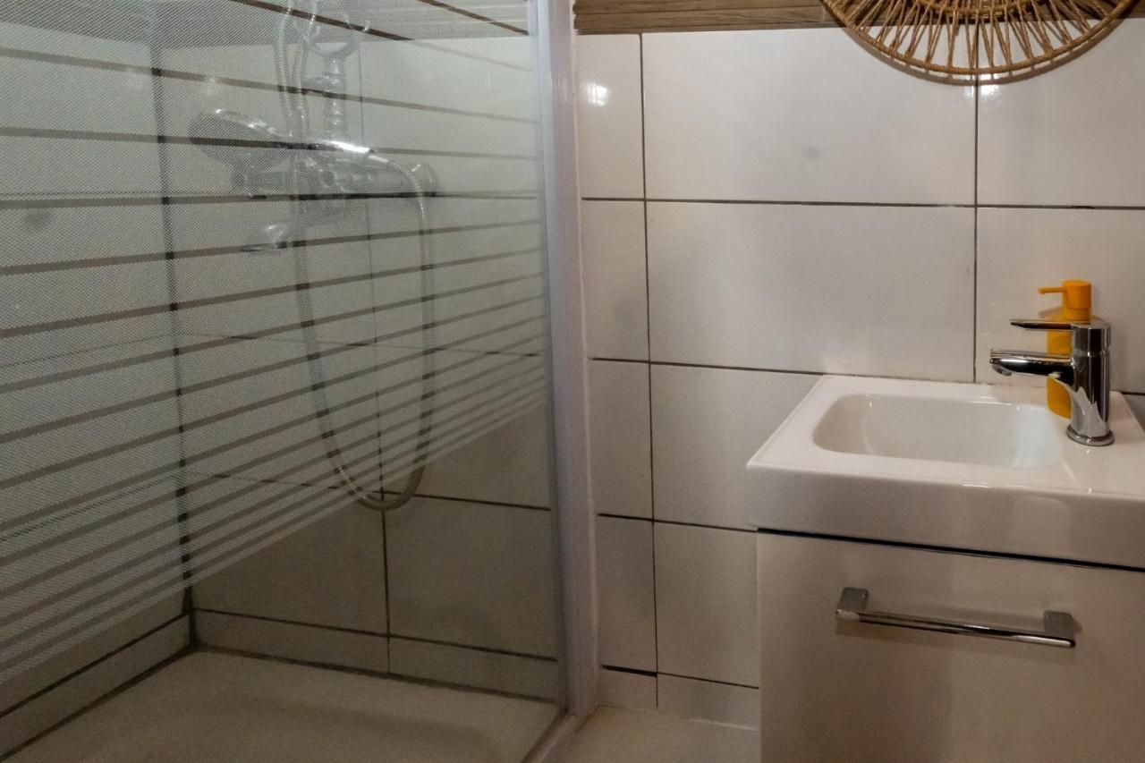 Le Cosy Bungalow De Lili / 5Min De L'Aeroport Лес Абимес Екстериор снимка